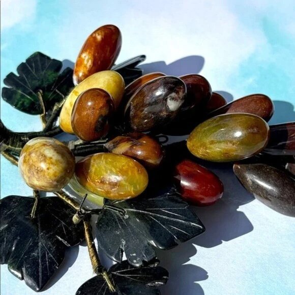 Vintage Cluster Of Jade And Other Semi-Precious Stone Grapes - Picture 8 of 11